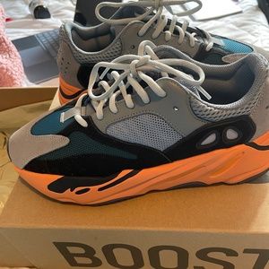 Yeezy 700
